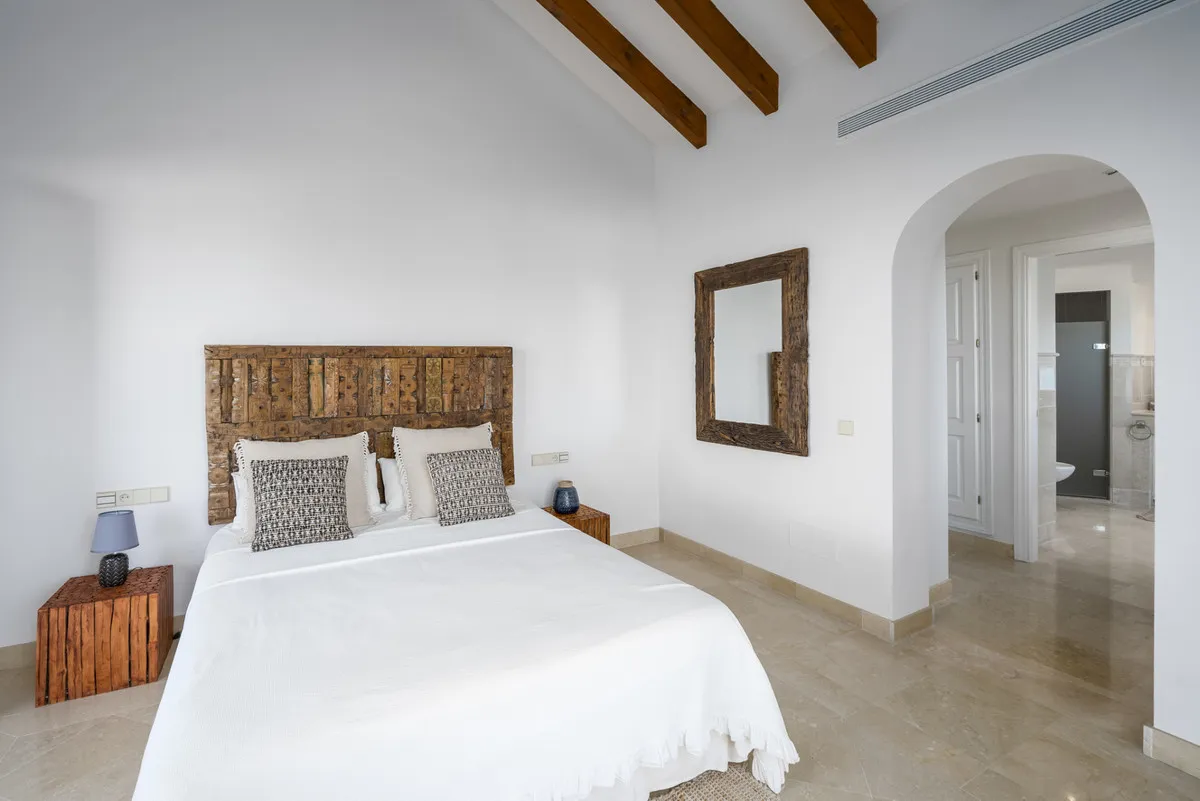 f2cf9706-bf9d-4419-b933-baa0f598ab58