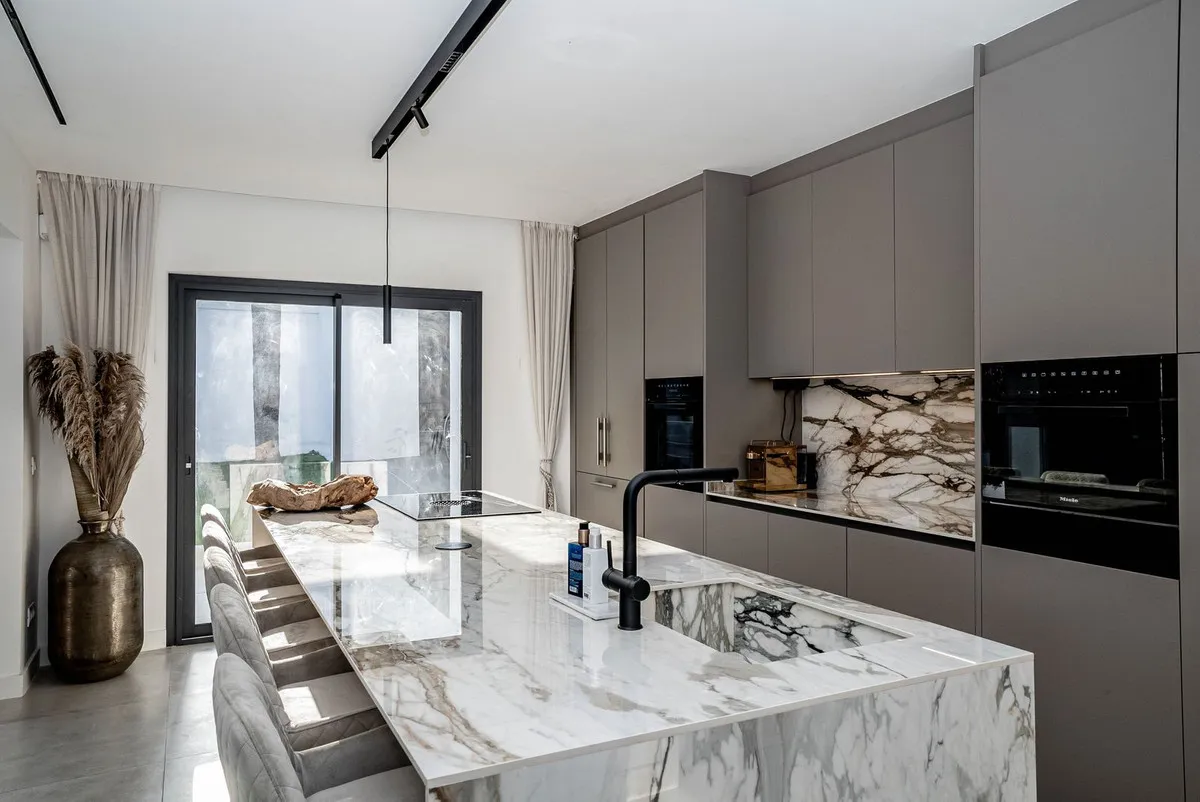 9a206c4d-7768-4011-9edb-1daa67c2a8a0