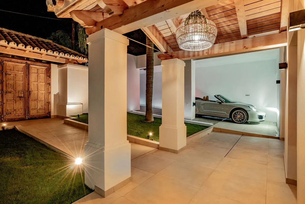 ef98bbc1-5e00-45bb-a5c8-870331180336