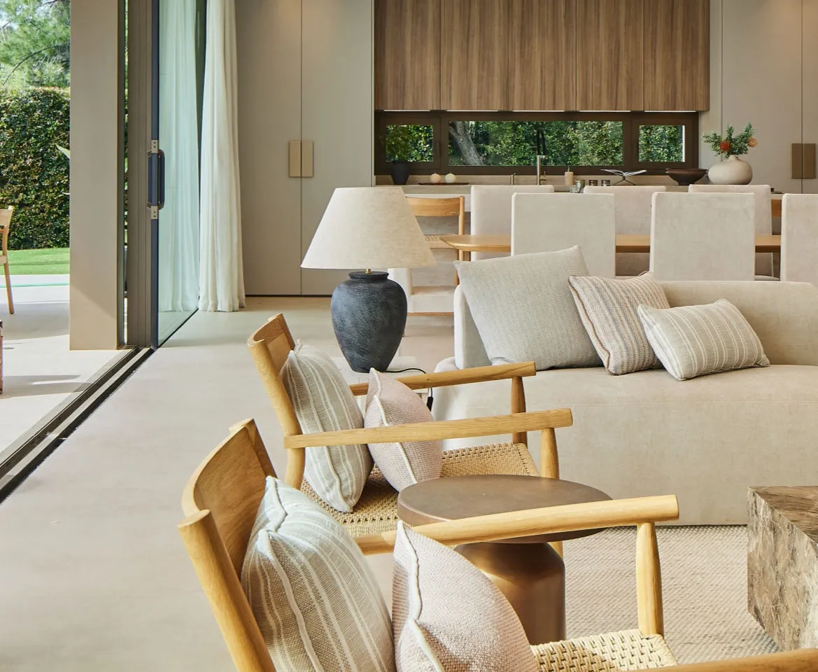 63728b25-93ee-48e9-a533-51bc1cfe82d2