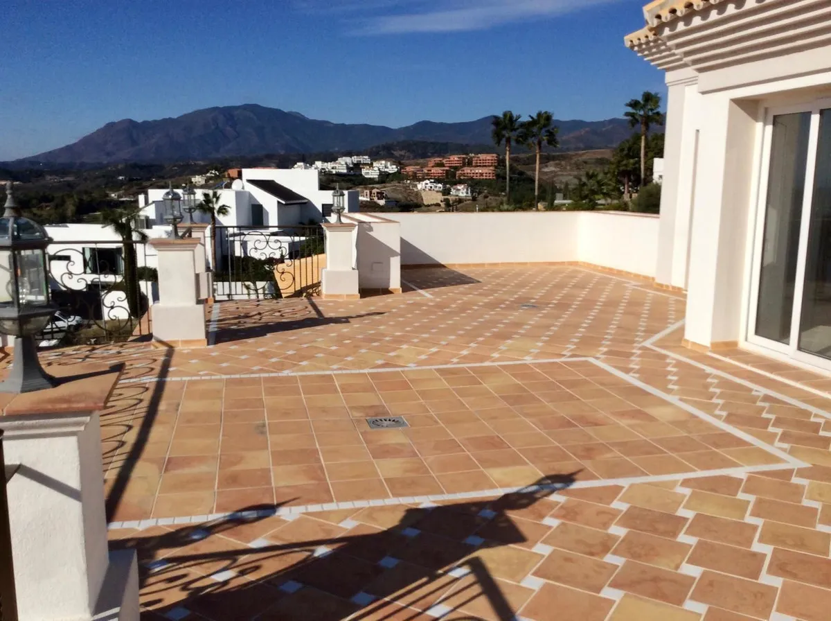 e68e52ff-2287-434f-94d4-28934ee5ad33