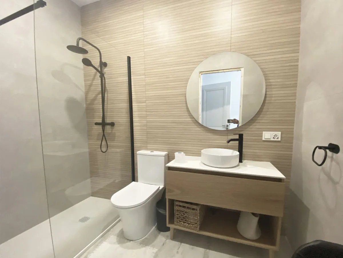 90c12ffa-e2c8-443c-b513-d211912cdf8c