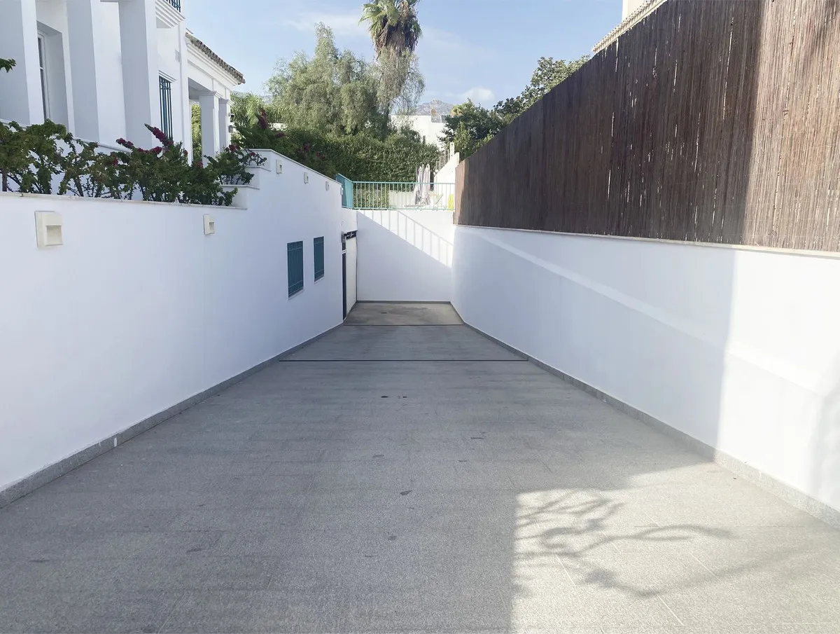 95b1a1e1-4394-40e6-bc5b-bddf219b1f37