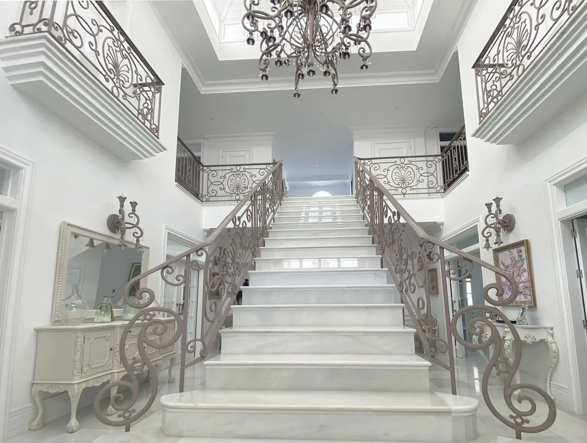 c92e7024-a0ce-4453-8b8e-1974848f0936