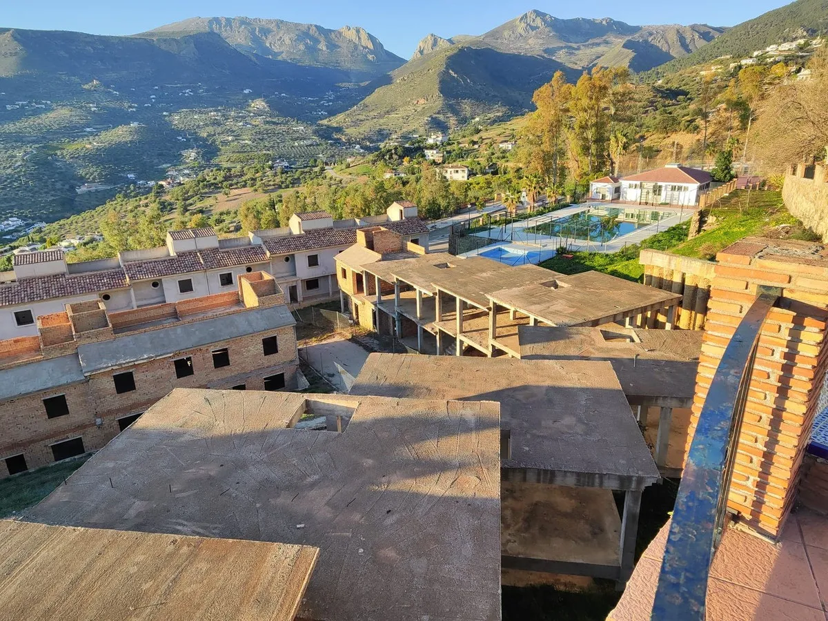 7d5d93dc-a814-4d32-9dcf-4bff97e93122