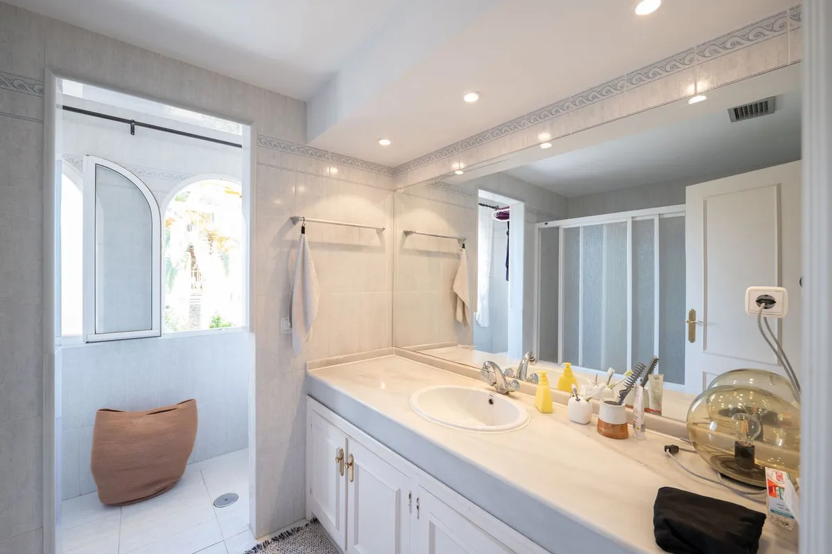 98b499af-df9d-4061-956c-39b15d0e176b