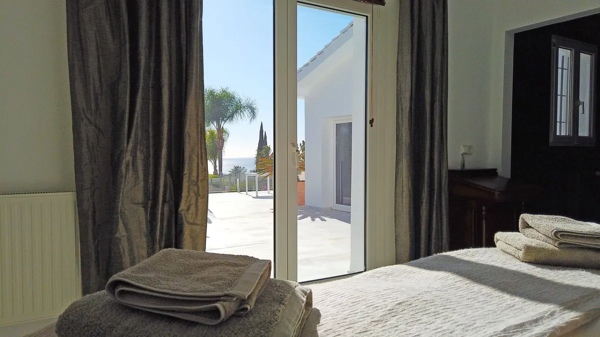 b6638f9f-3b3e-4b73-a87a-e10baef09be5