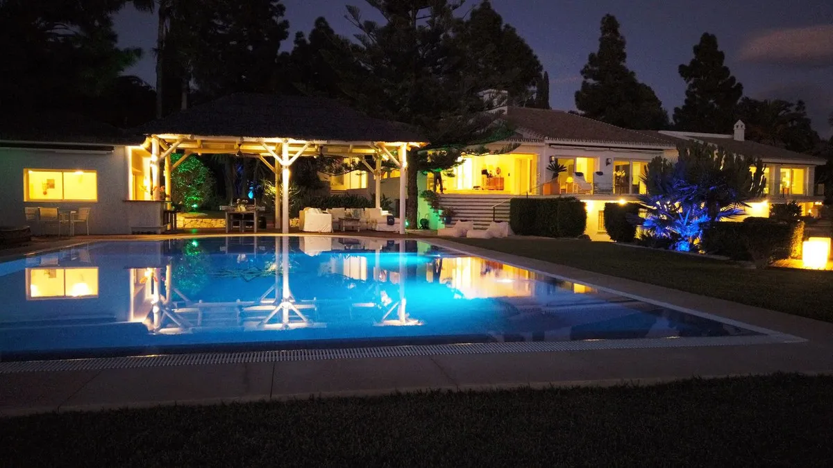 e8dda6eb-5d1c-4b90-b536-d1e57dbd9558