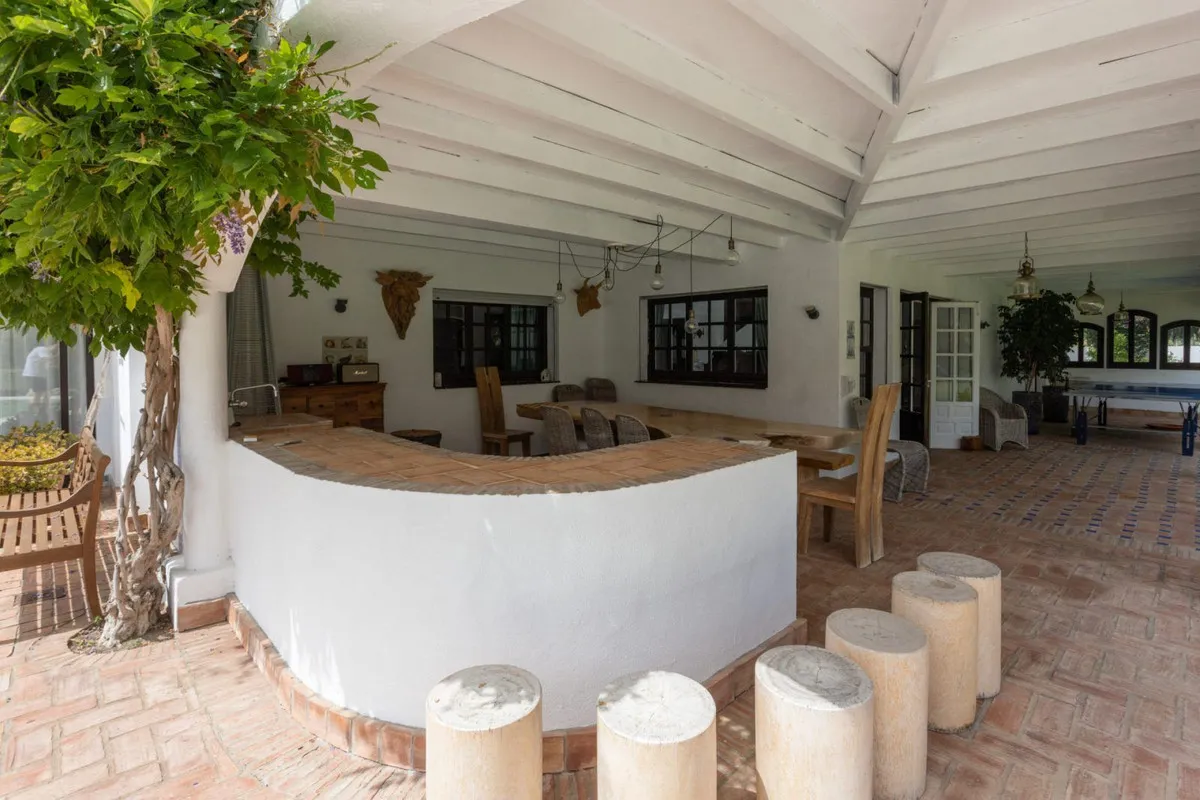 812d3271-fded-407f-8f79-7d2d9947d492