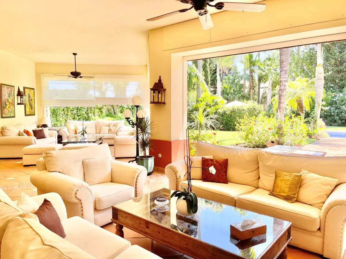 5fafcb8a-39f6-4aaa-892d-94f2318e5dec