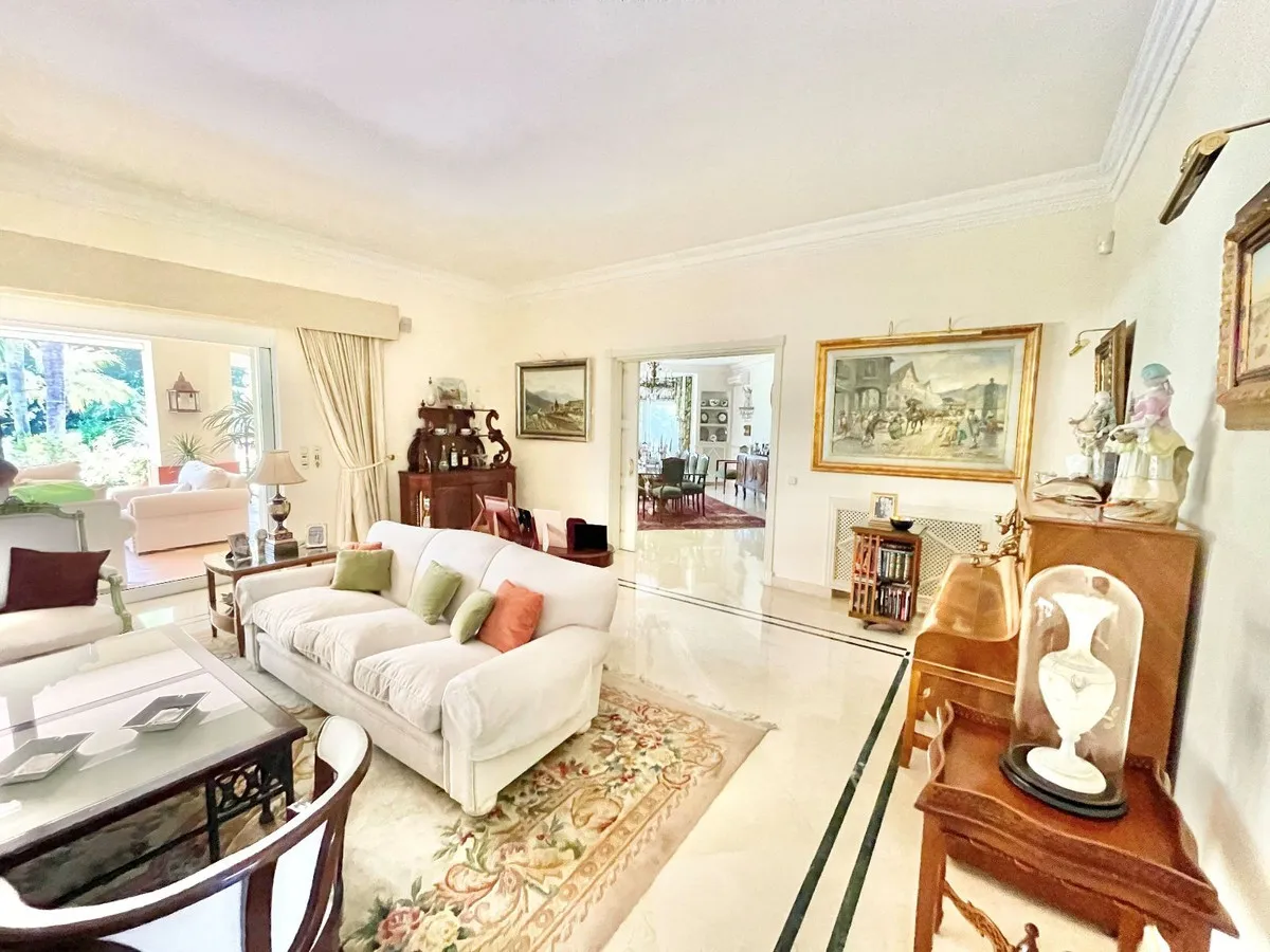 86f13773-ab1a-40d0-b049-f400d6686418