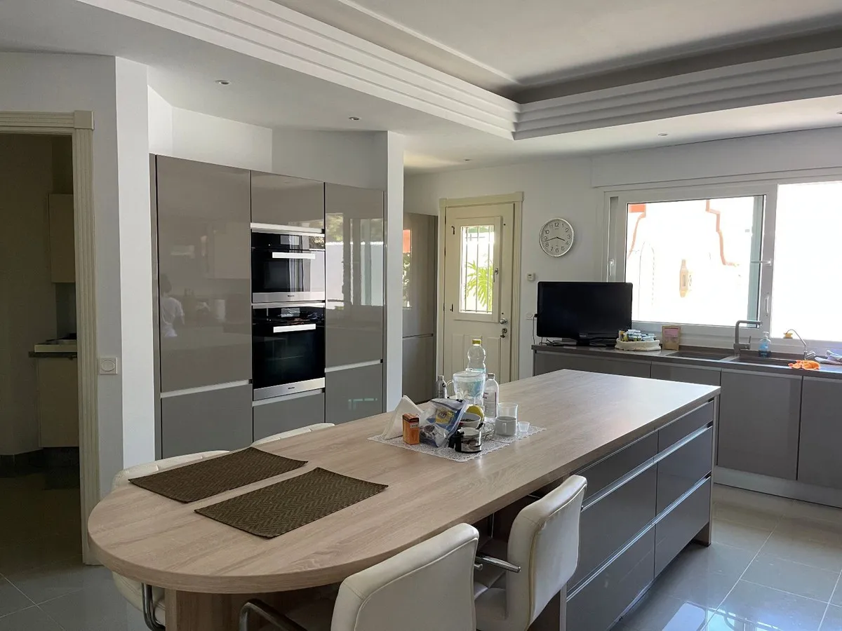 992d9043-9dbf-4c77-9f58-4b04048bd25d