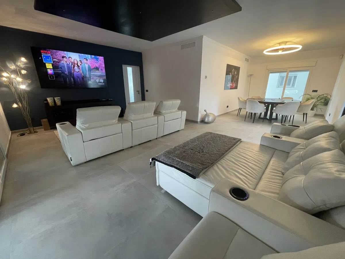 4fa53c00-4a8b-4ddf-ba2a-35d21534144c