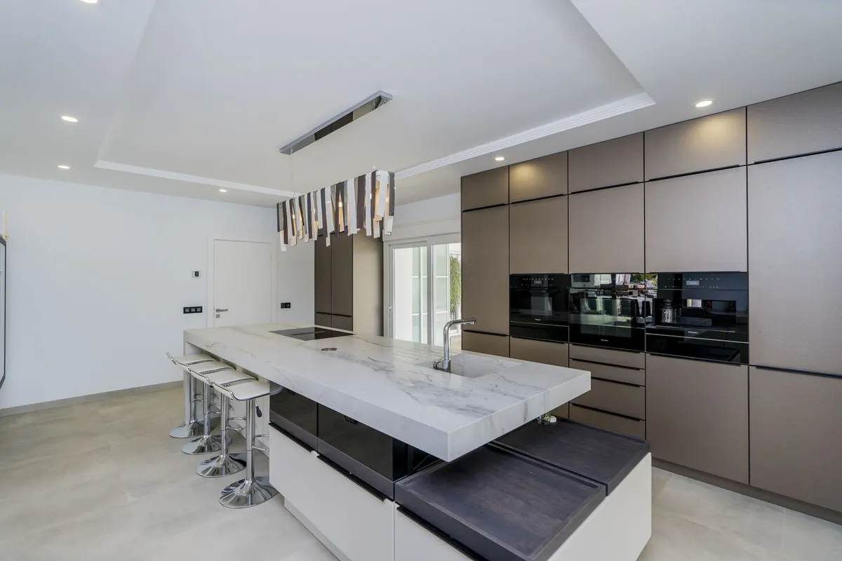 a81632b2-3c36-49fb-bc31-0a907dad7dff