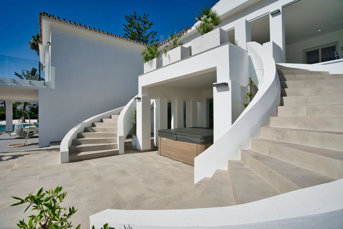 bf518d64-211b-4253-8c96-6e50138b2fc8