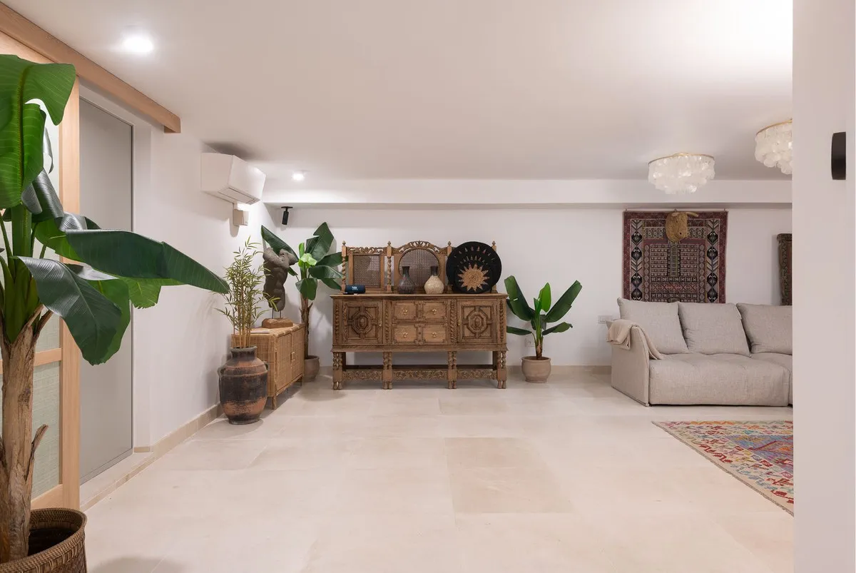 0457b43b-b2fd-4bb3-8af1-969b5aa32549