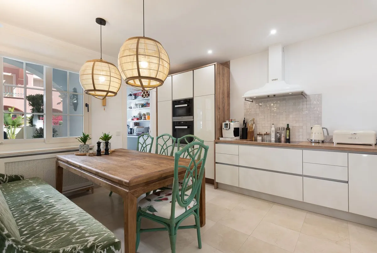 d00f3877-3212-499e-a723-f4938dd6edb0