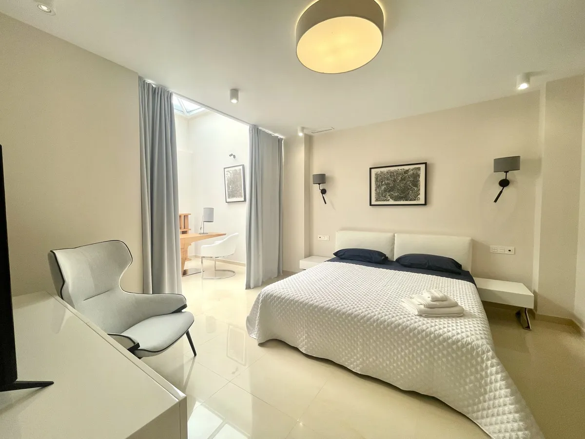 c2a69151-fdfc-468f-9f2b-0a300cfcdfb6