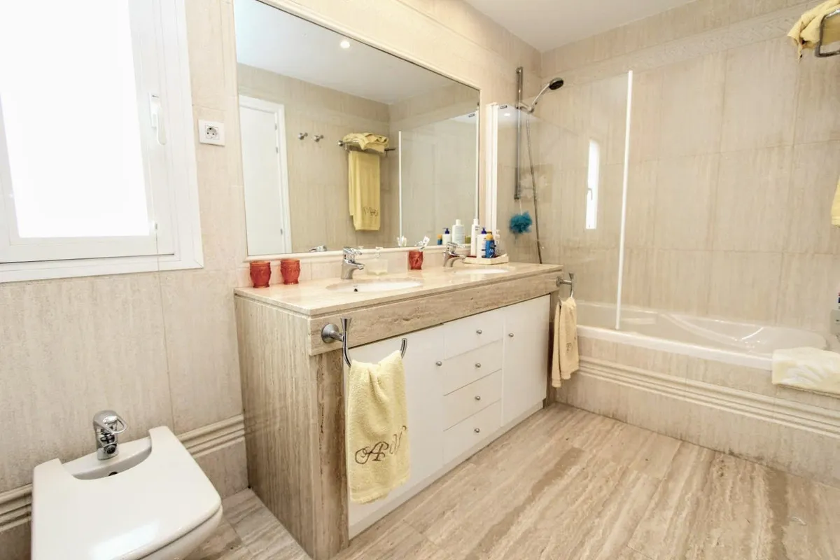 04e0633e-2227-4a18-94eb-1d8fc5508f12