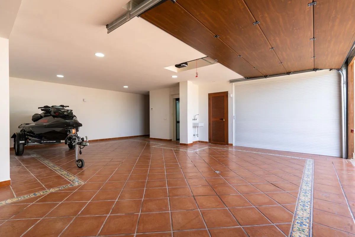 38c4d6ad-10ef-45ce-b612-7be64bc6e105