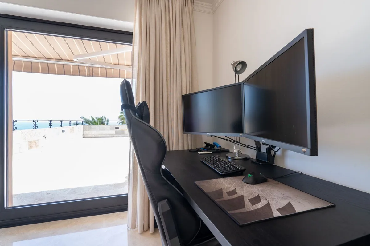 3c565c6b-6709-4b46-9c35-2ad3d827ea91