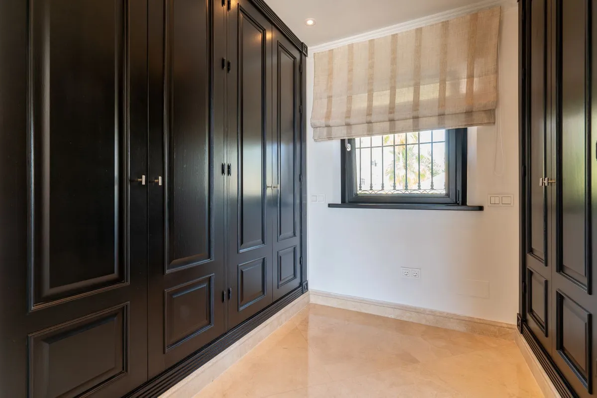 5b14ee64-e0f5-4fc8-a61f-610eb4bb5a9a