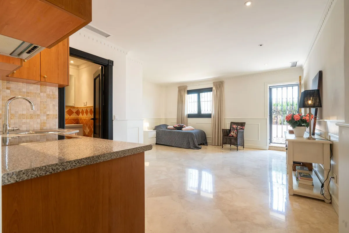 61b271b5-17bc-44f0-a743-a6133df04f8e