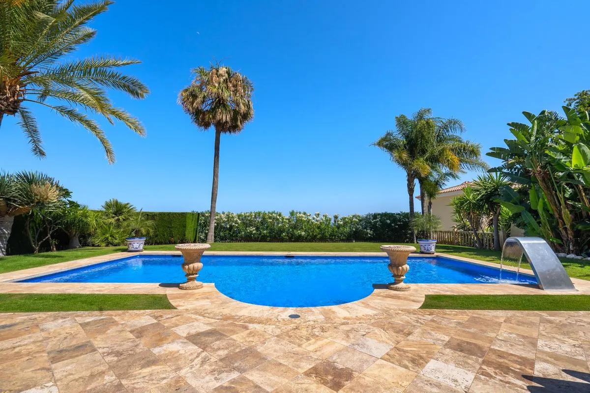 e8fc8aab-1d09-449b-a105-40adf20cf0e9