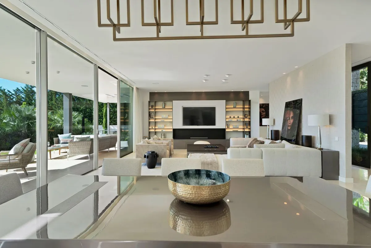 0ae79664-cd75-48c2-9c89-340092378851