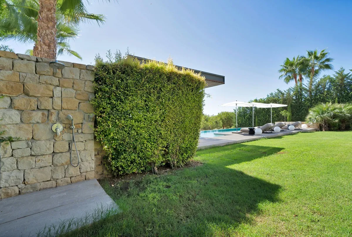 19b68102-3137-47c4-90f1-a5b10f760482