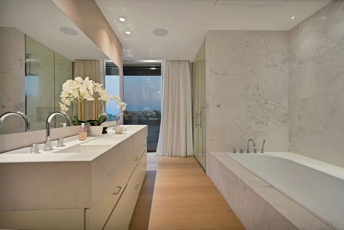 c172e602-3a0c-40f2-903b-9f8e81e34341