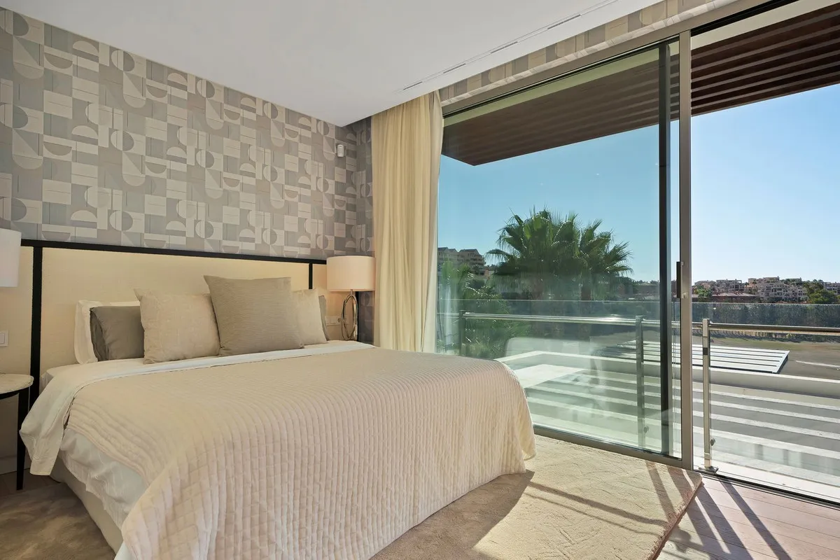 d9dbabda-85c3-46f8-afde-eae61a05b125