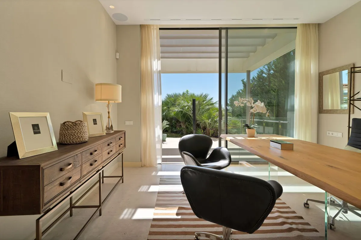 e93cf2cf-a4e7-4a4f-8cfa-7f6d80192a87