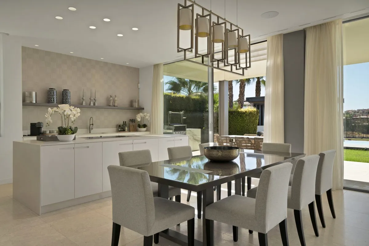 ec4012df-776b-4a8a-842e-aeb0d919c5ae