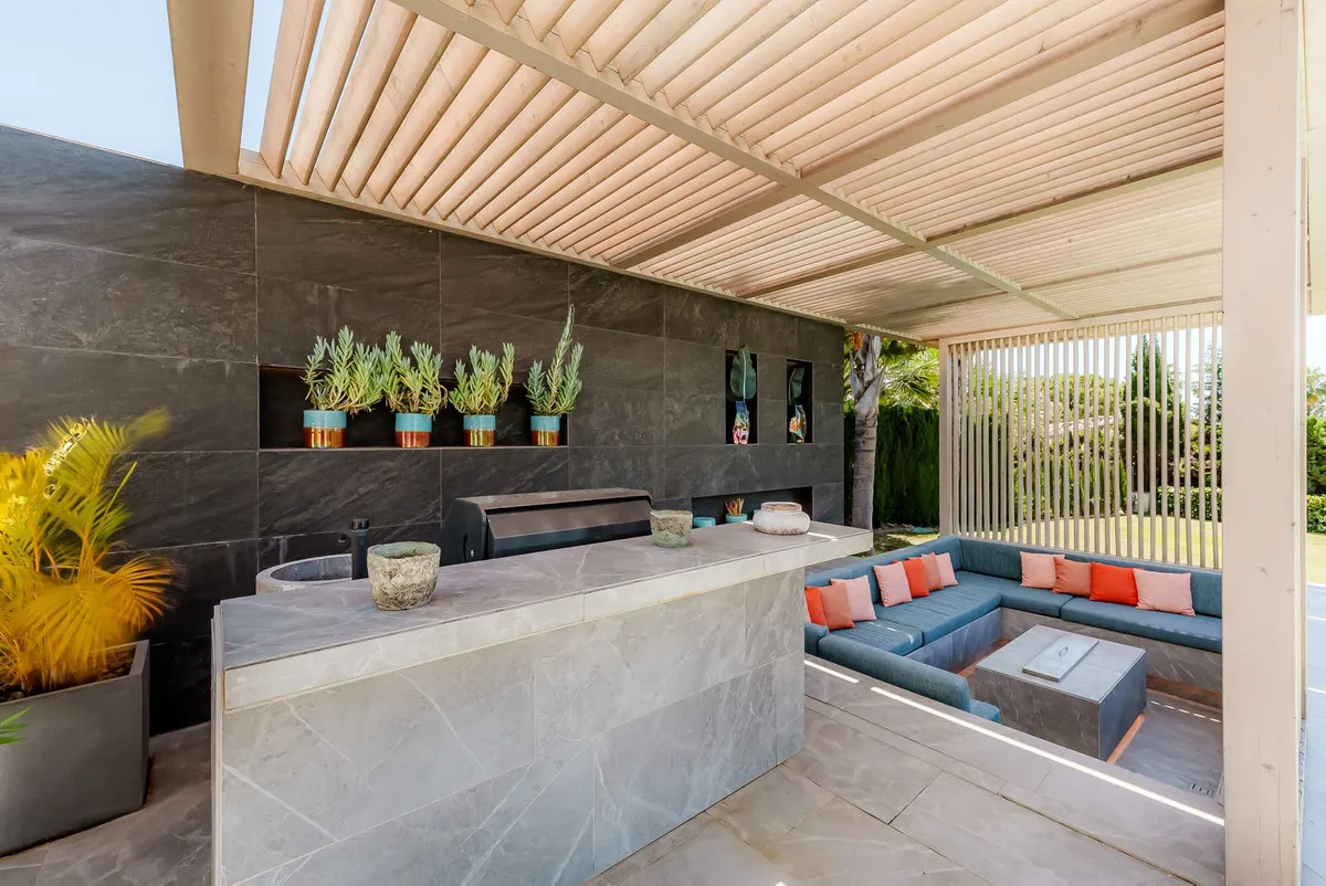 13903c21-6a3c-43aa-8965-048858d259d5