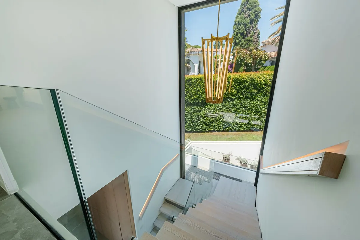 8ec081c4-2c57-41b1-8cbc-e09dcf48b02b