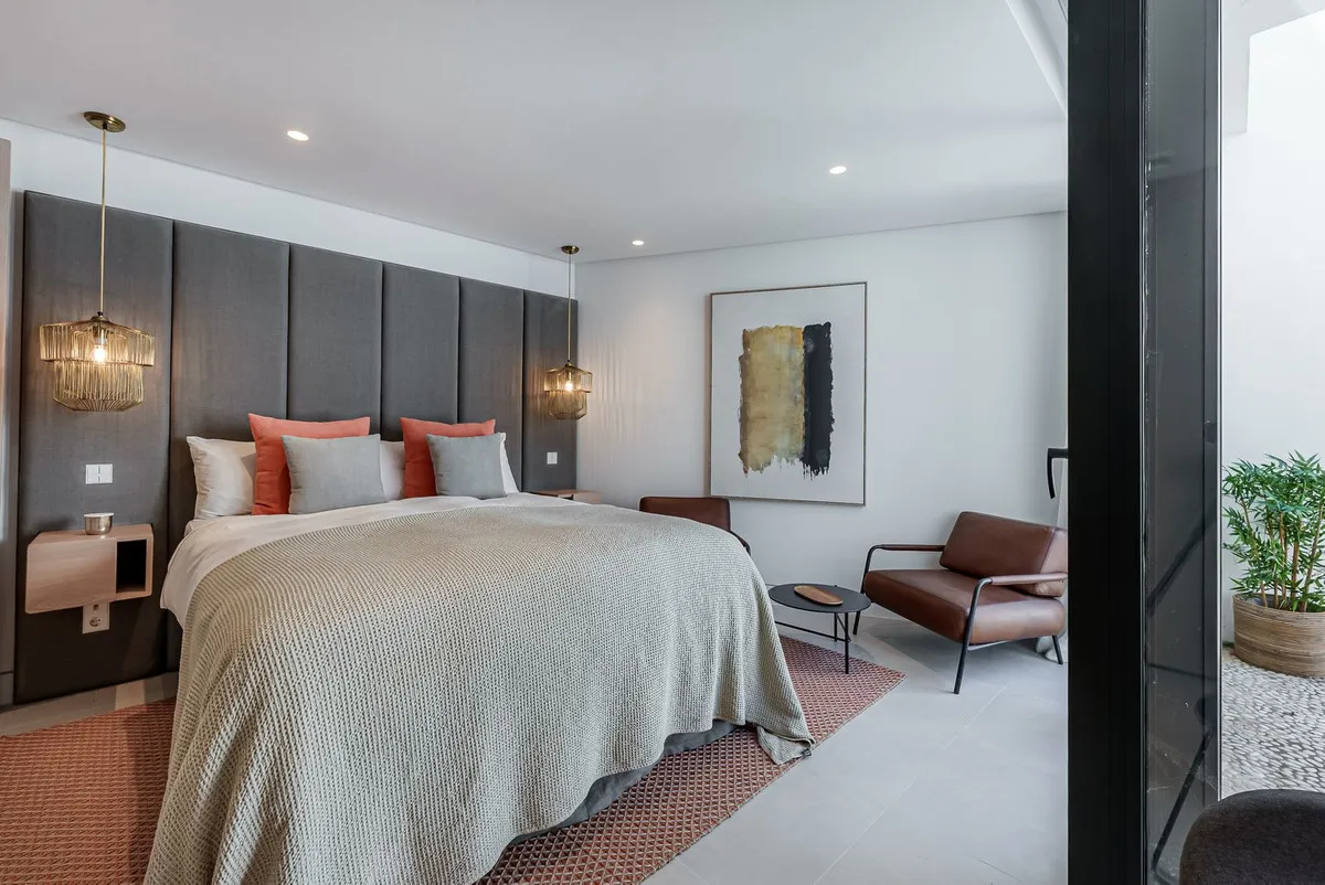 9359486d-e08d-4d5b-b394-01696bc80b5b