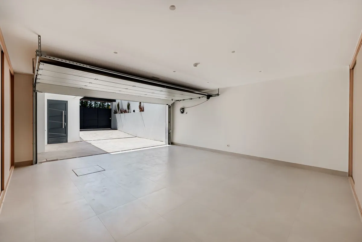 ae22f9a1-8773-4485-bbe9-edaa8c4053eb