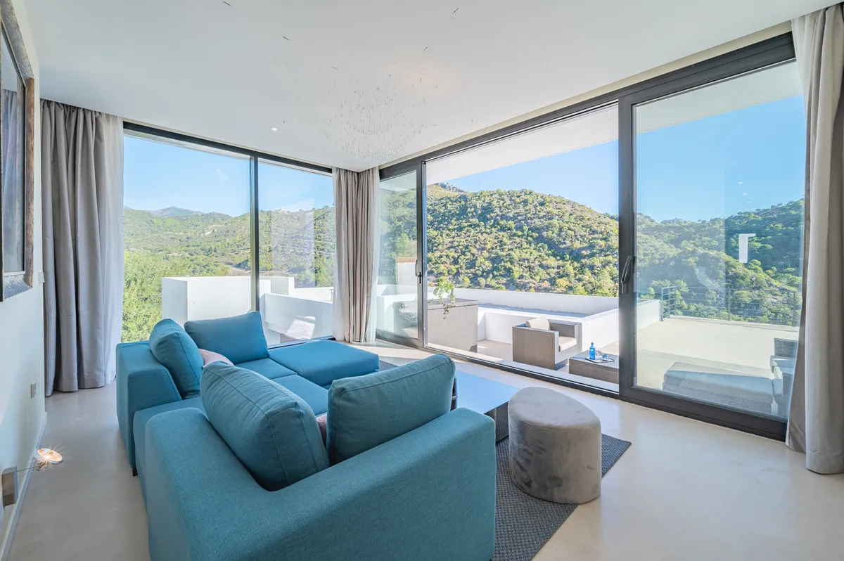 07f2fc8b-9e88-4a6d-9f34-f1379a5b1373