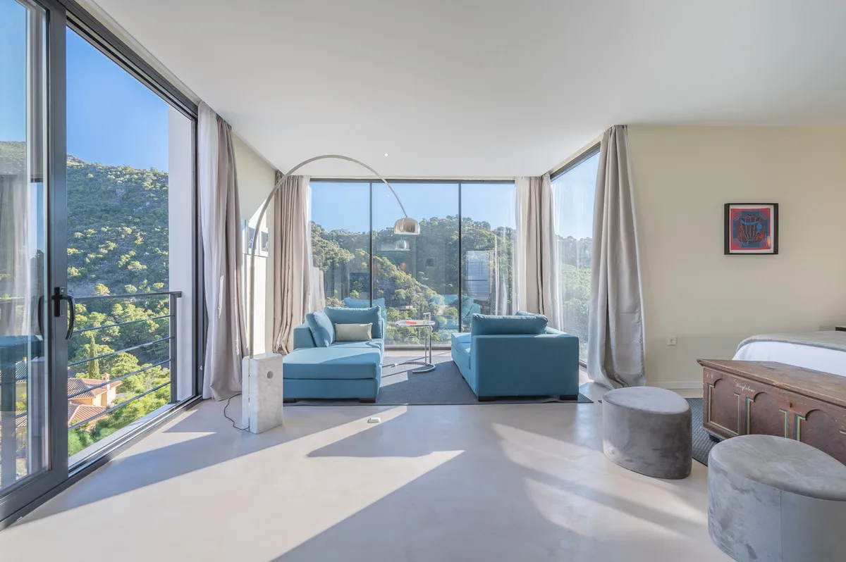 4b2d63de-79e3-4095-971e-d01abfa92c05