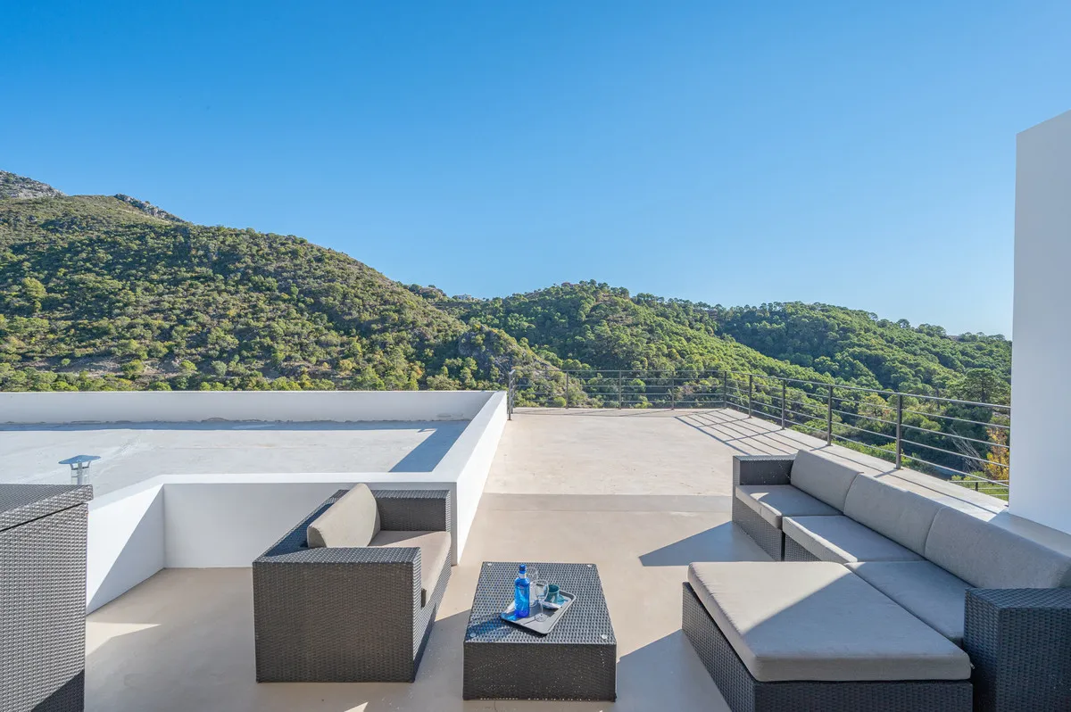 99101d3d-b096-48da-8e78-9d61368db878