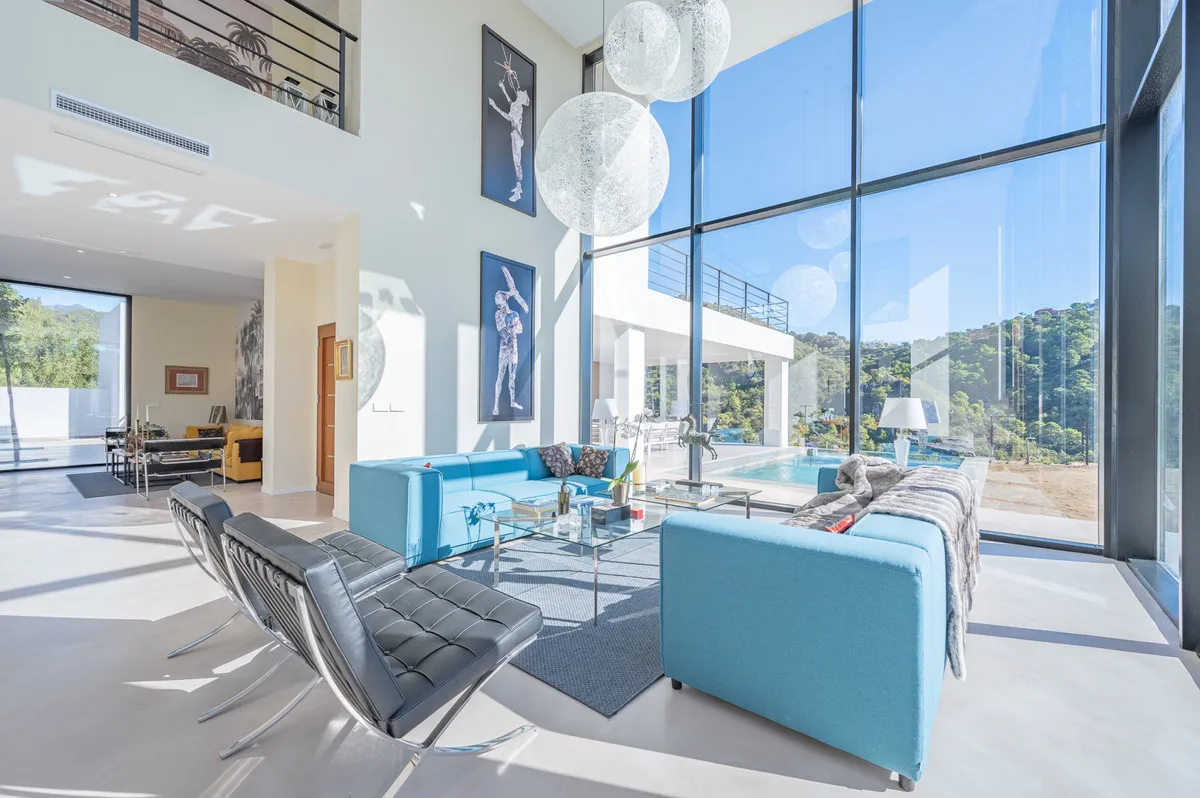 b9778ed5-11f1-493c-ad8b-1b68b3d8f4a7