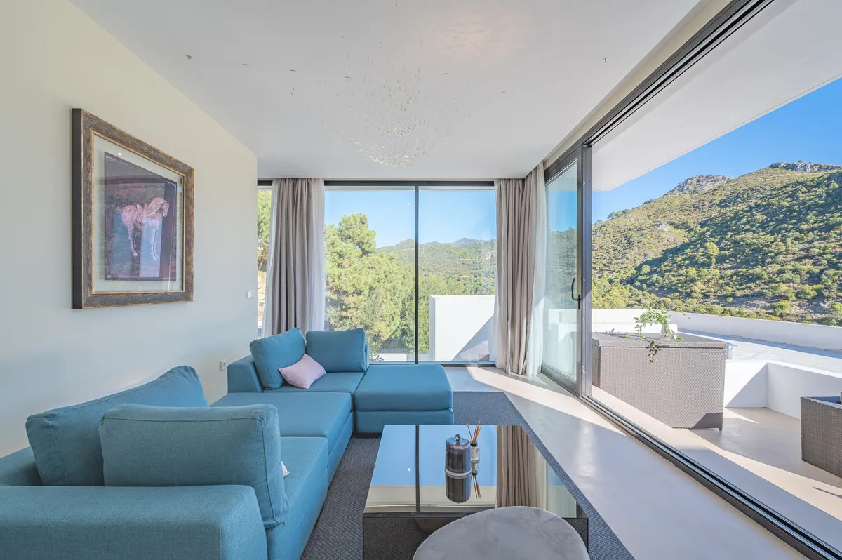 c8604d03-0fa0-482d-80c0-563a74ca949d