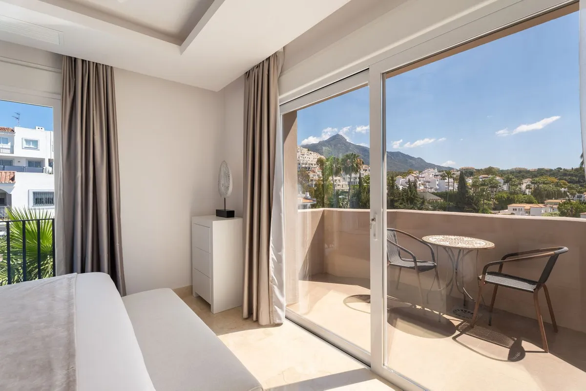 703b376f-2bb1-4829-b699-abcbce089319