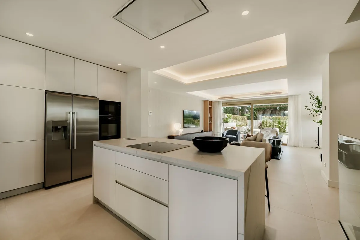 05ff9d23-3855-4530-b107-4dc75e0a8d12