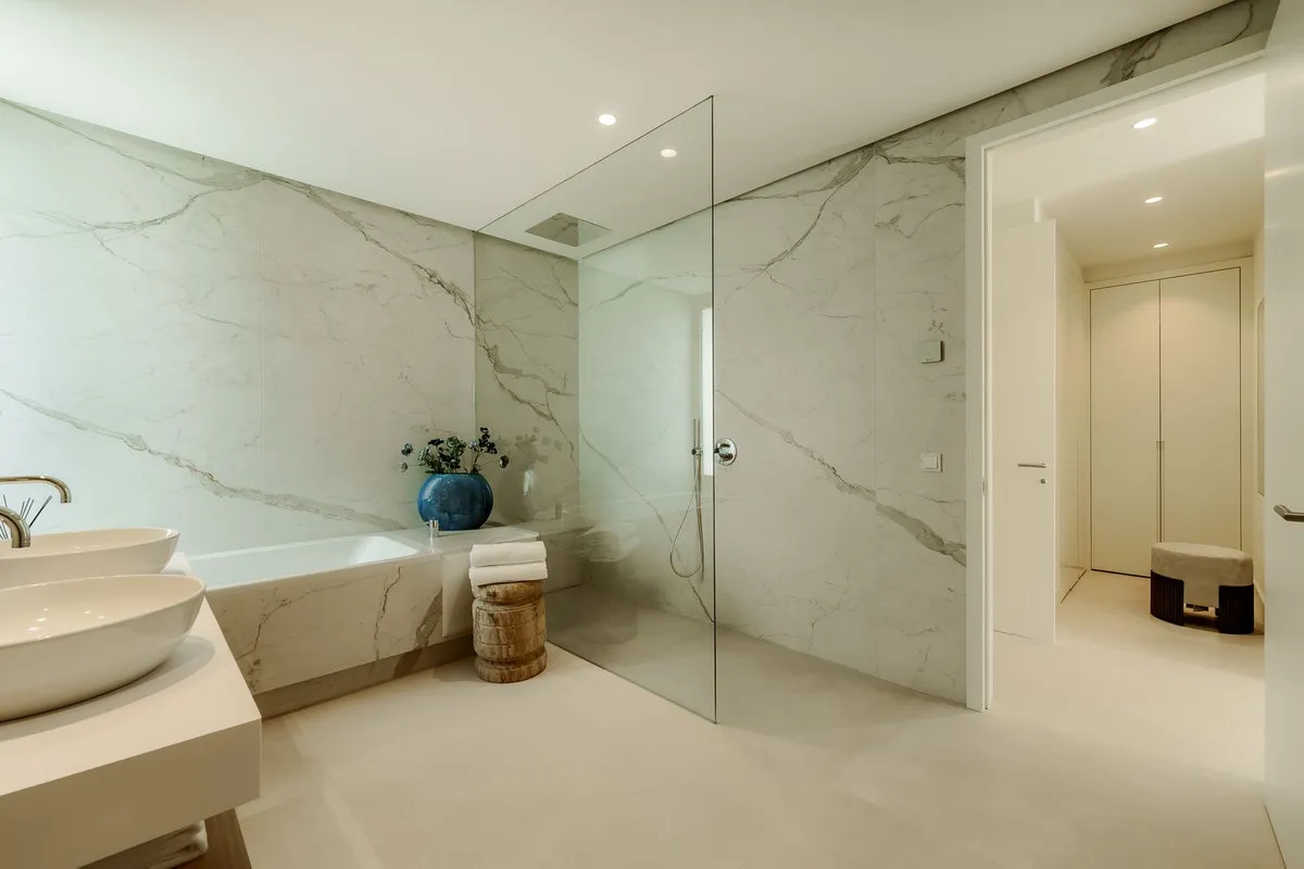 08d42504-4e9b-47af-935e-16162619866a