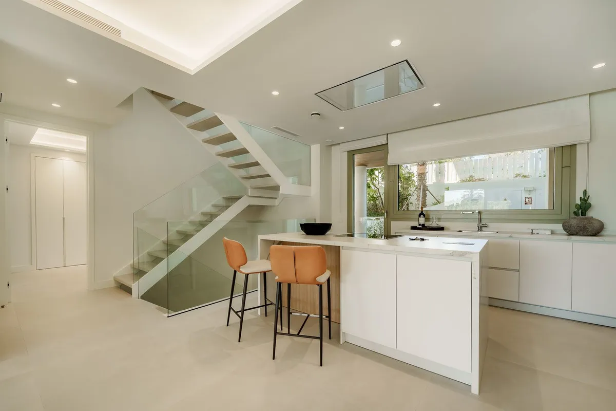 a420d2a4-99e5-4323-a7fb-76dbeeab86d3