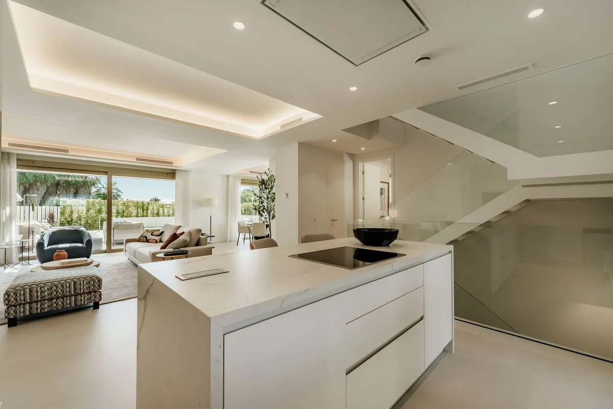 cda582da-5efb-4bed-8083-bb0ec817f46d