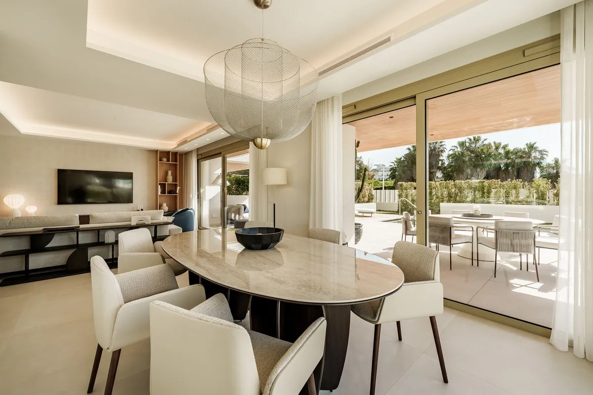 ea6ce997-ce15-4227-8f65-3611d71e77f3