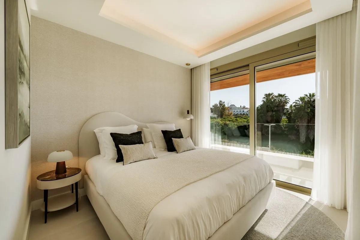 f693b864-523f-454e-99a6-ee2e9bcf8487